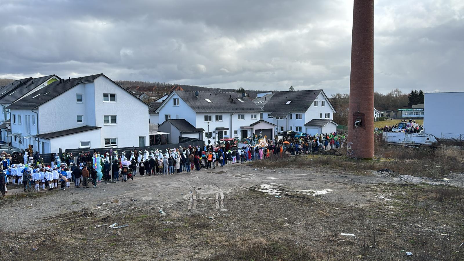 Warten_Faschingsumzug_Gundelsheim